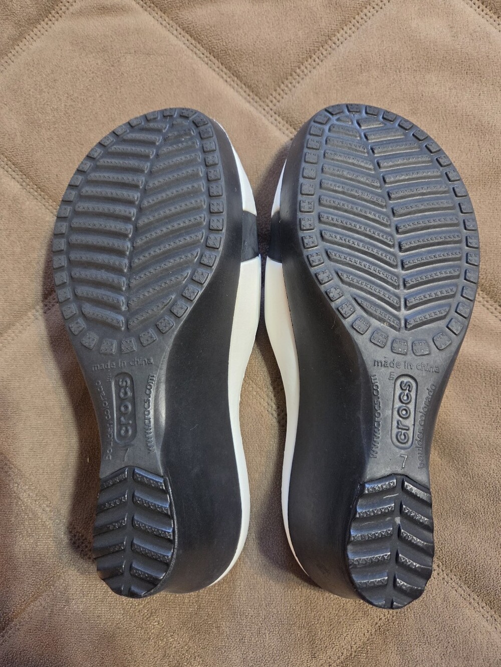CROCS  Chic And Fun High Heel Women’s White and Black Slide Sandals. Sz 7 - Picture 6 of 10
